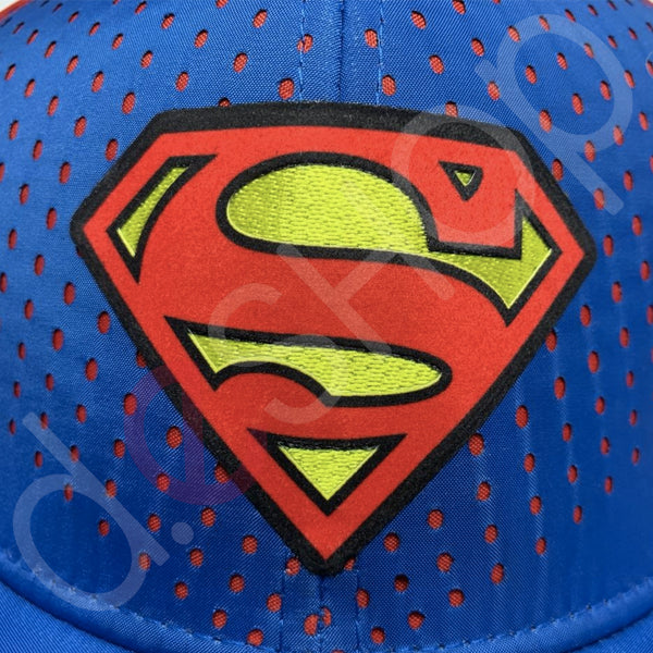 Gorra Superman logo azul con rojo texturizada plana